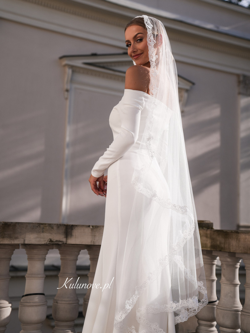 Spanish medium length veil with lace edges - Kulunove image 1