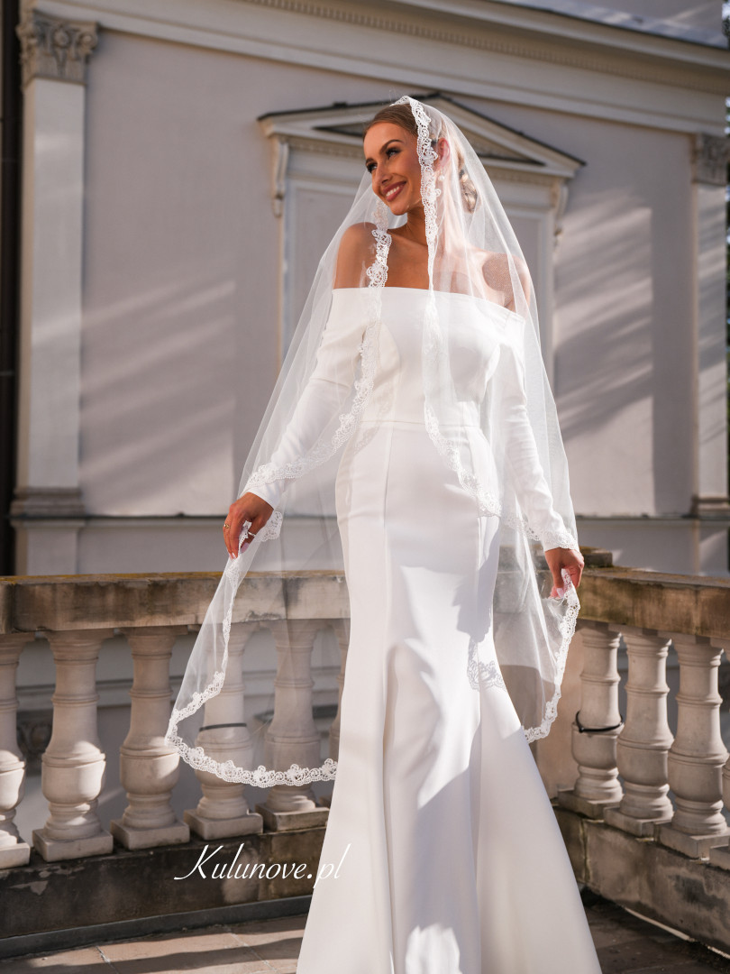 Spanish medium length veil with lace edges - Kulunove image 1